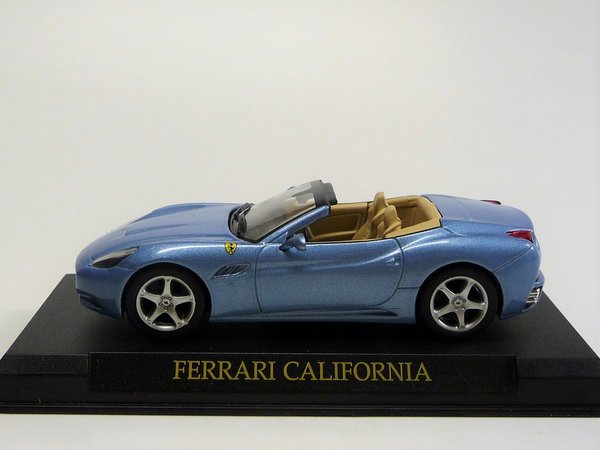 Ferrari California Altaya 0010 in Vitrine 1/43