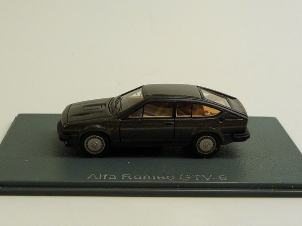 Alfa GTV 6 1974-86 (1983) met.-grau  Neo 87440 1/87