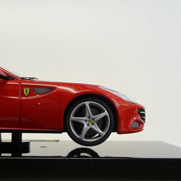 Ferrari FF rot Hot Wheels Elite W1187 1/43