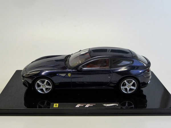 Ferrari FF met.blau Hot Wheels Elite W1189 1/43