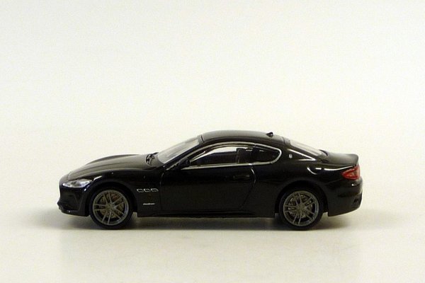 Maserati GranTourismo schwarz Minichamps 123124 1/87